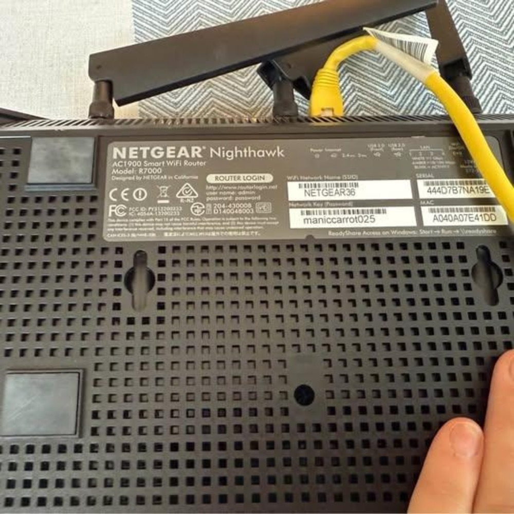 Netgear Nighthawk AC1900 Smart WiFi Router Wireless Internet Gigabit - Picture 2 of 2